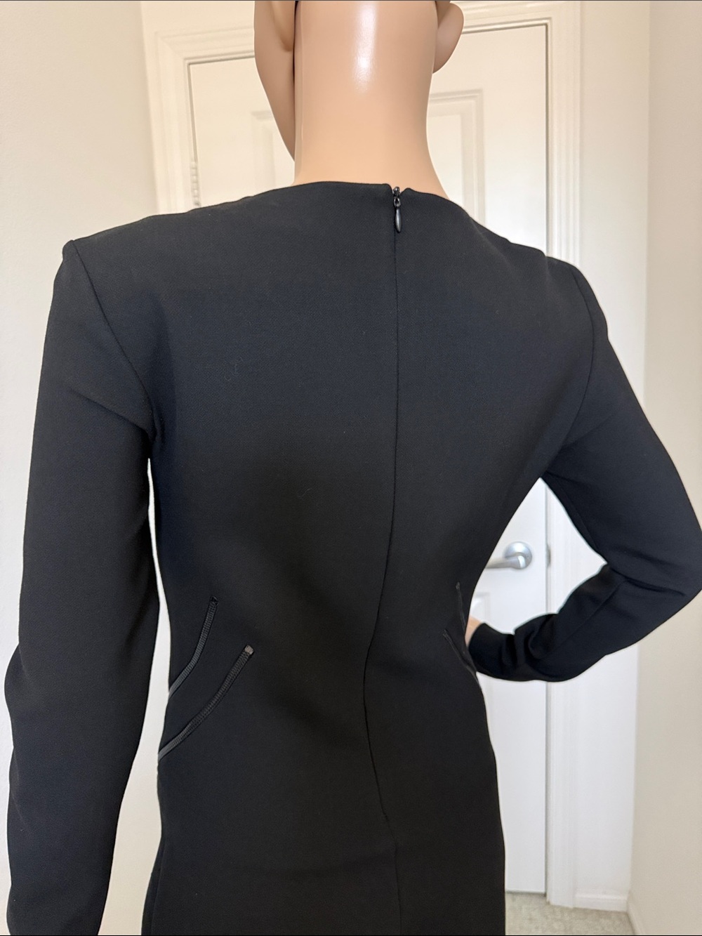 ZARA Classic Black Long-Sleeve Mini Dress with Zip Accents - Picture 4 of 10